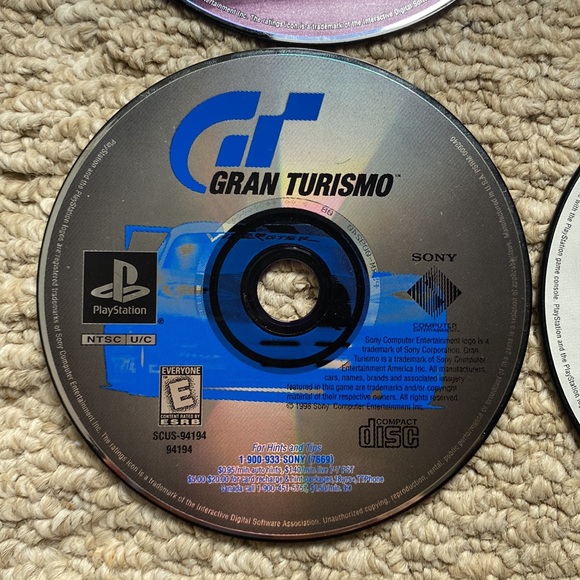 PlayStation 1 game bundle - Picture 2 of 5